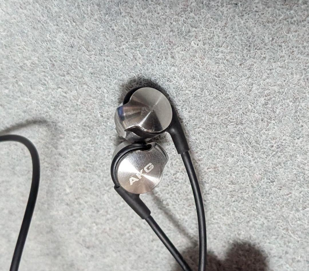 イヤホン AKG K3003