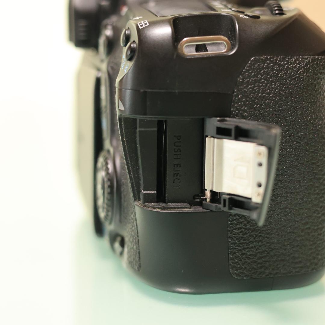 Canon EOS 70D ボディ