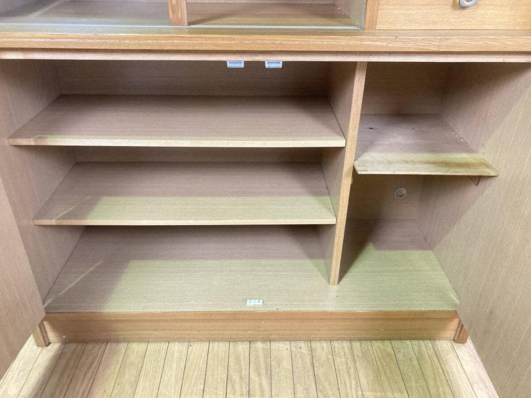 昭和レトロ ヴィンテージ ガラス扉 180 105 大容量 キャビネット 食器棚