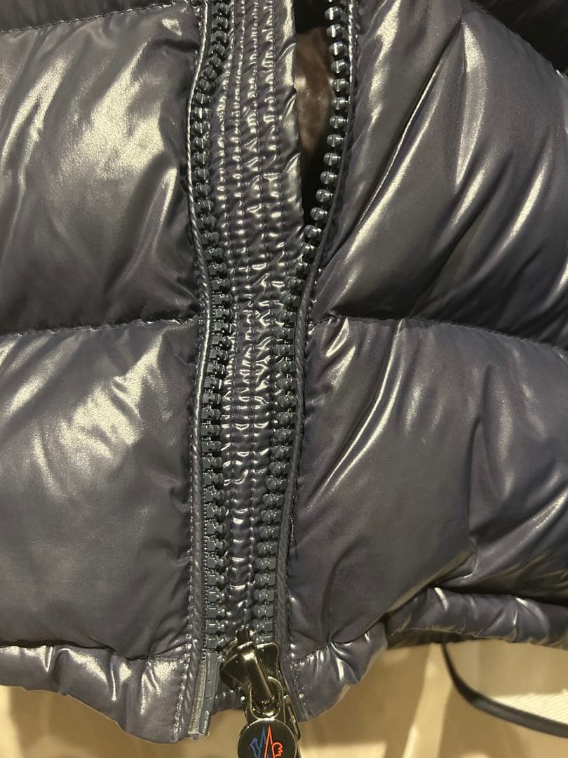 モンクレール フード付きダウンジャケット ネイビー