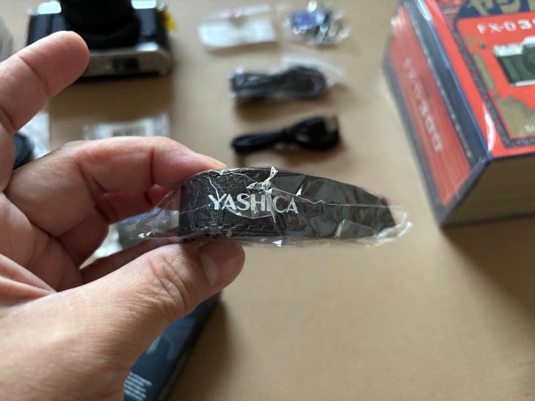 未使品/新品近YASHICA FX-D300 デジタルカメラ セット