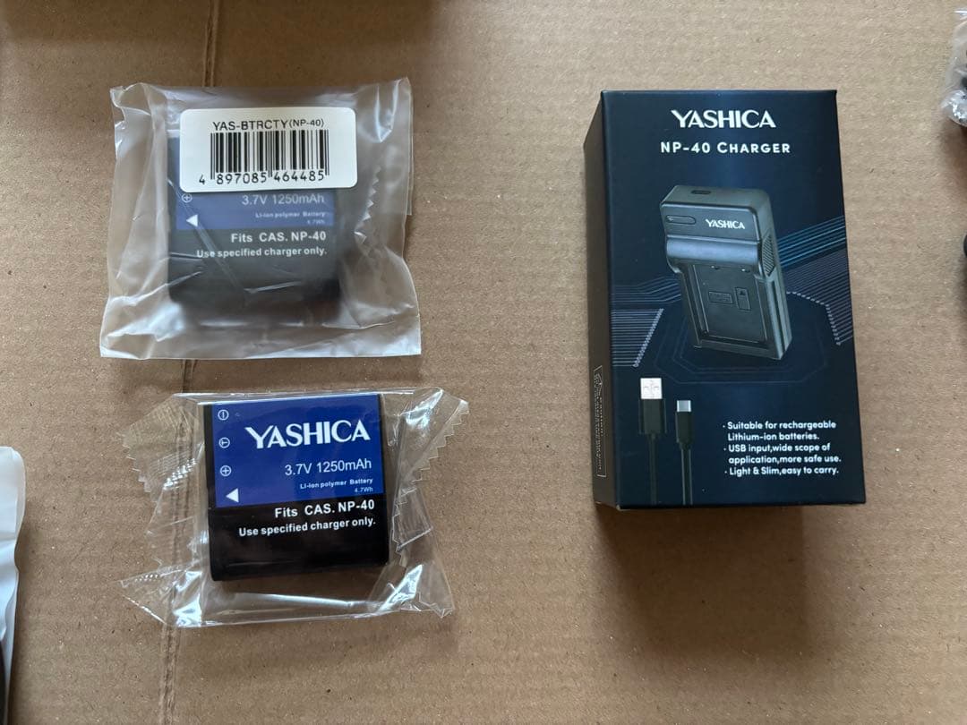 未使品/新品近YASHICA FX-D300 デジタルカメラ セット