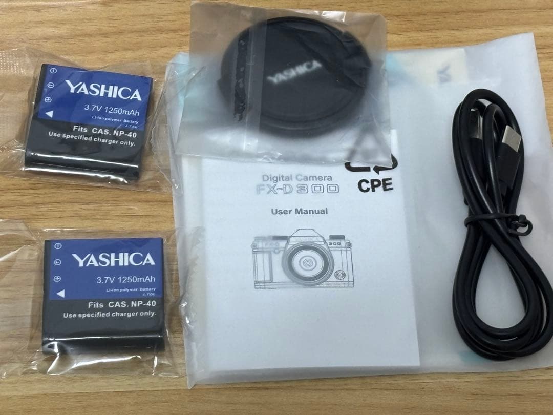 未使品/新品近YASHICA FX-D300 デジタルカメラ セット