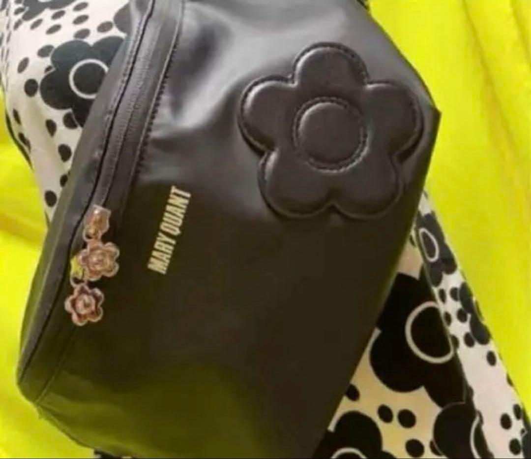 MARY QUANT ブラック ボディバッグ