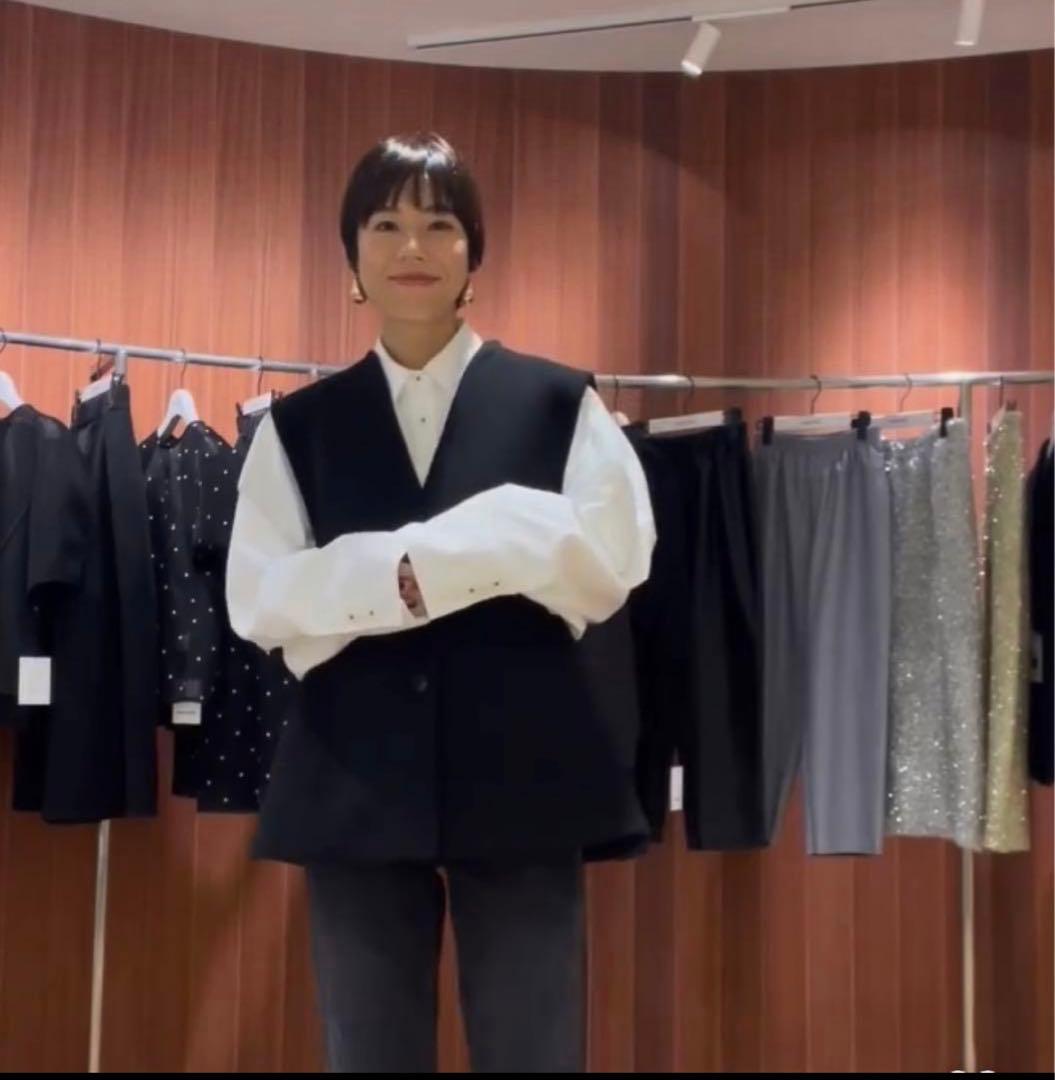 【美品】MACHATT マチャット　ウールライクベスト ブラック(おまけつき)