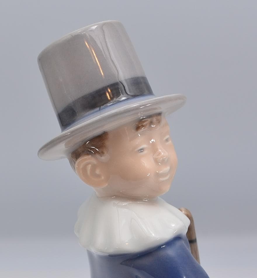樽に座る少年　＃4524　★ロイヤルコペンハーゲン　デンマーク　ヴィンテージ