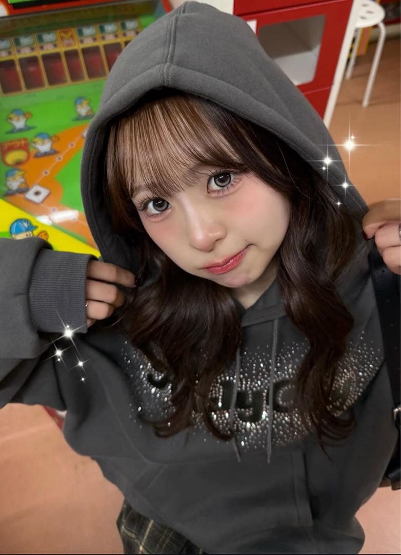 AmlyCity ラインストーンフーディー