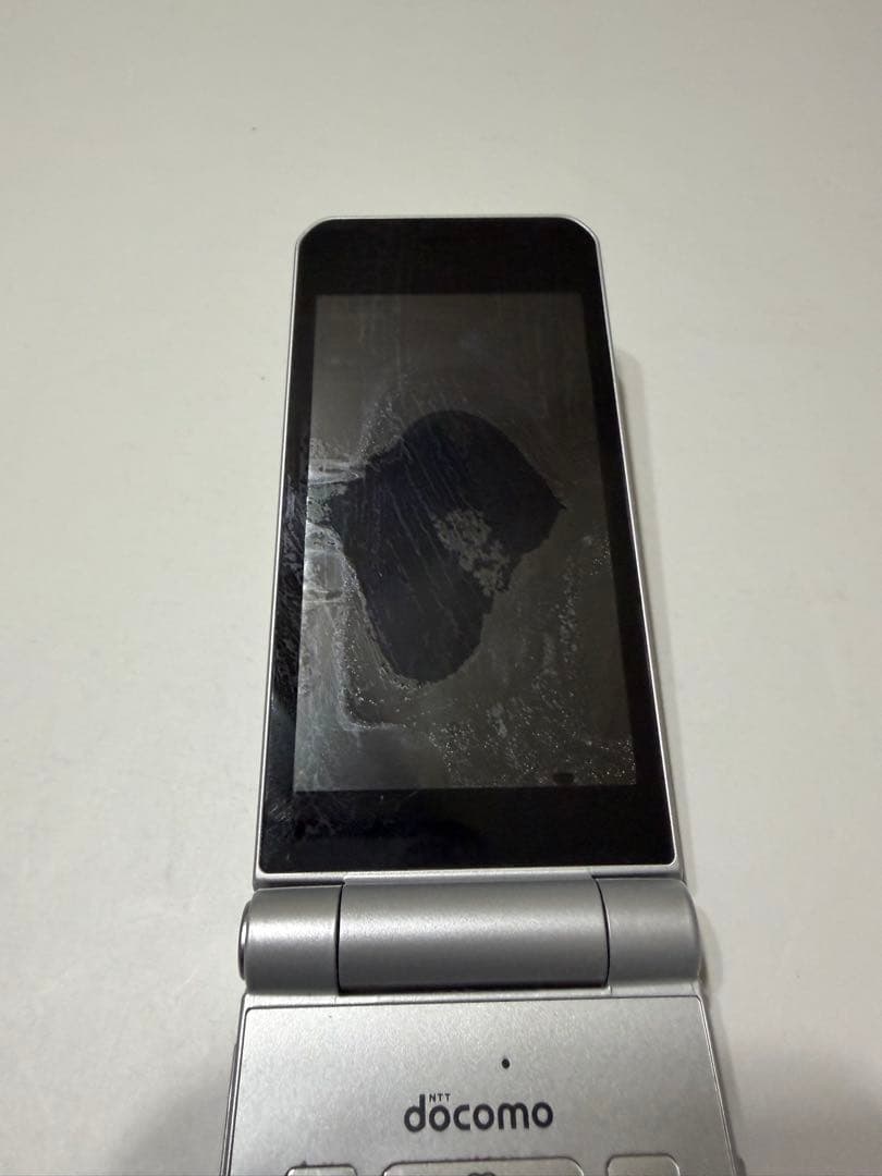 docomo arrows F-03Lシルバー4G折りたたみ式携帯電話本体中古品