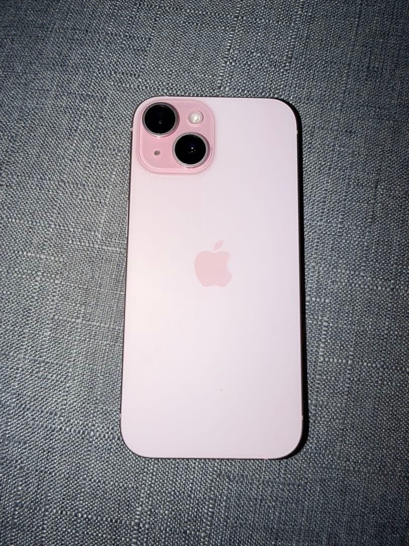 iPhone 15 ピンク 128GBです