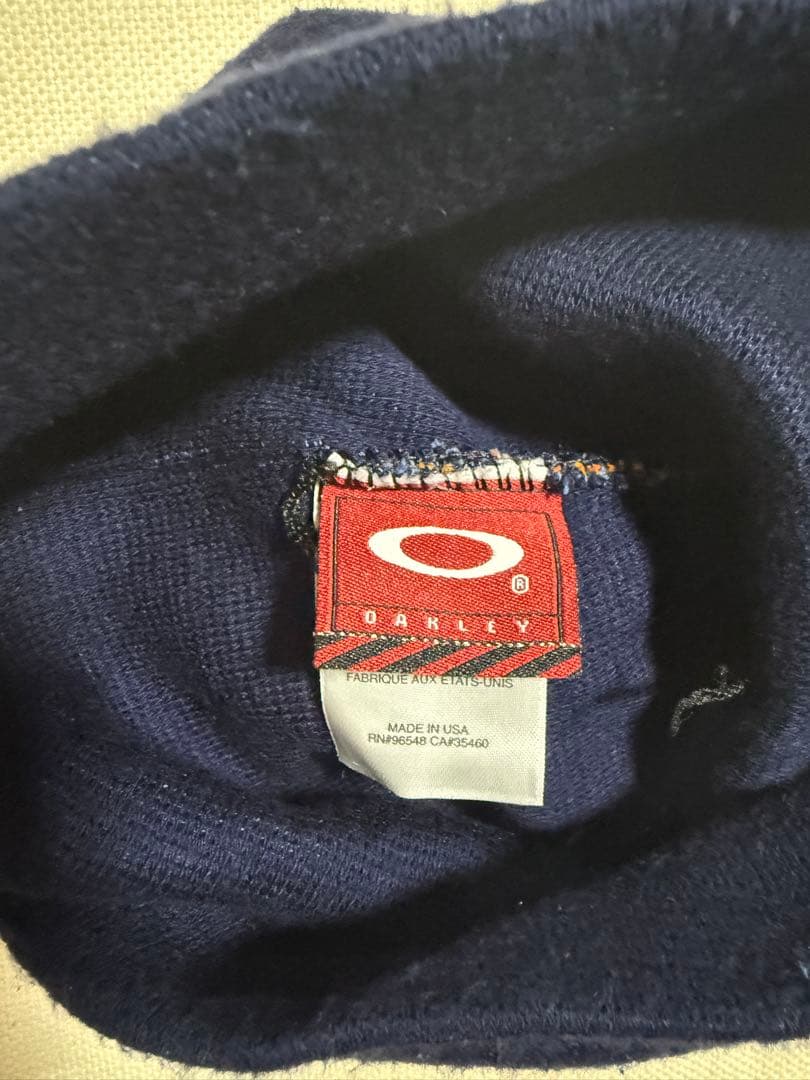 【USA製】 90s 赤タグ OAKLEY ビーニー y2k ギザロゴ 肉厚