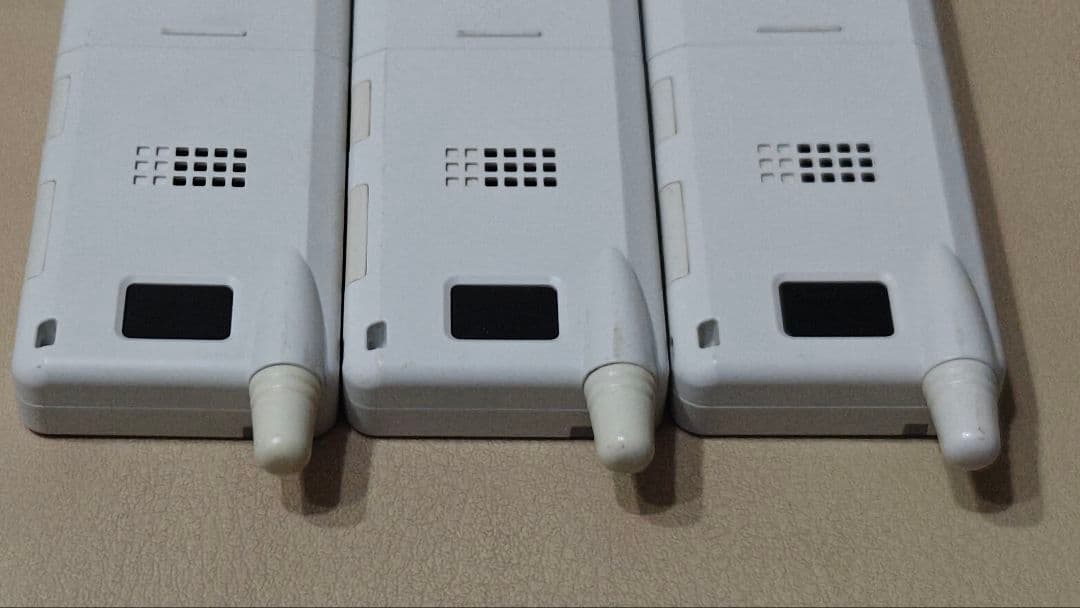★中古品★Fujitsu PHS本体 ホワイト 3台セット