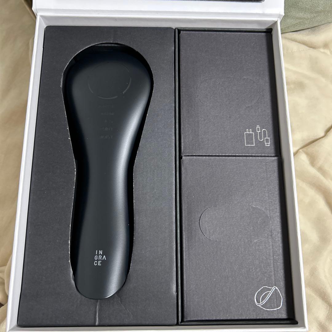 カナッペIN GRACE 美顔器 ブラック　美顔器用ジェル付き