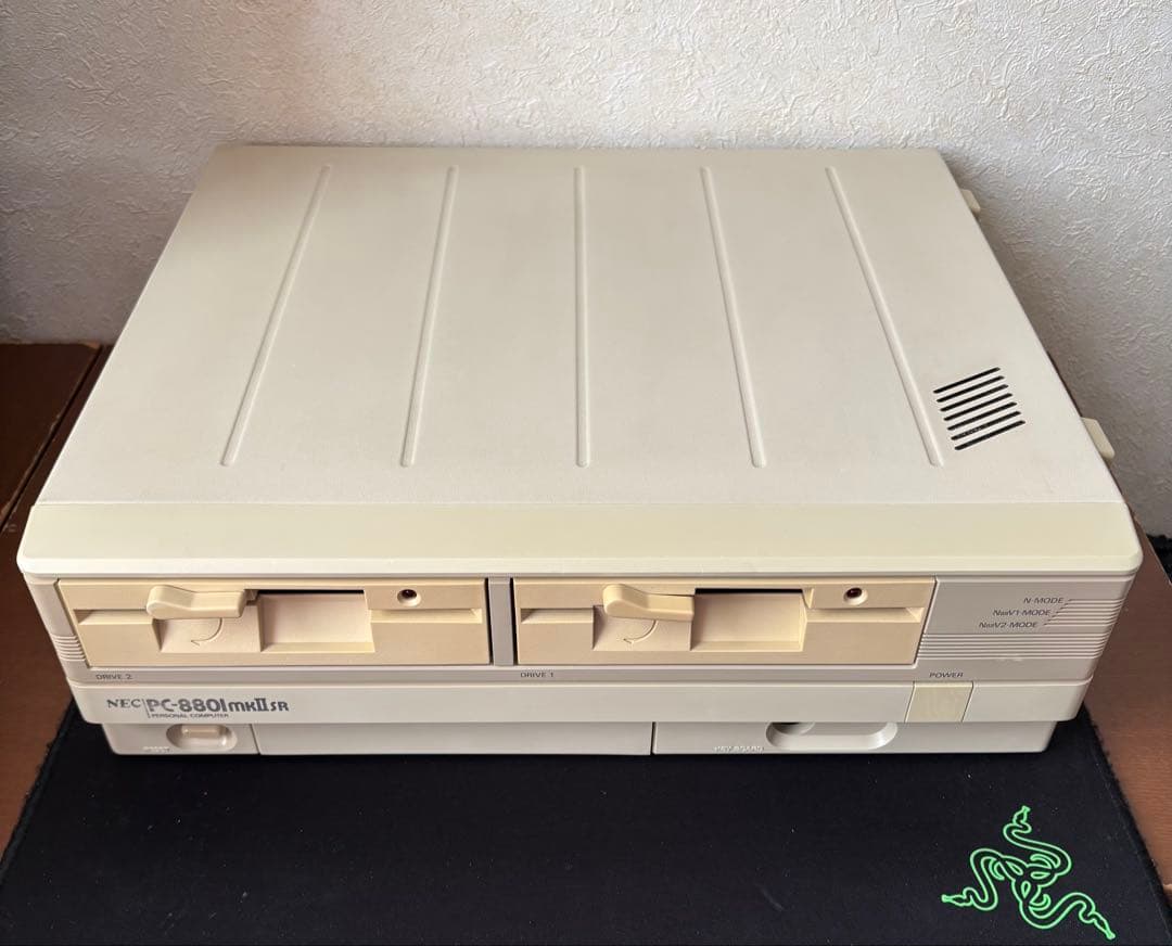 PC-8801mkIISR 本体とキーボード、15kHz液晶モニタ付き動作品