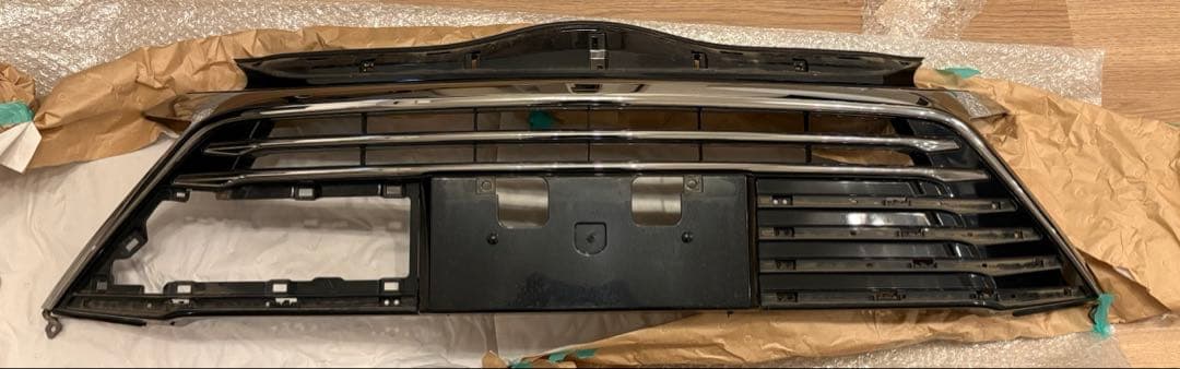 トヨタ アクア G’s フロントバンパー ラジエーターグリル 純正