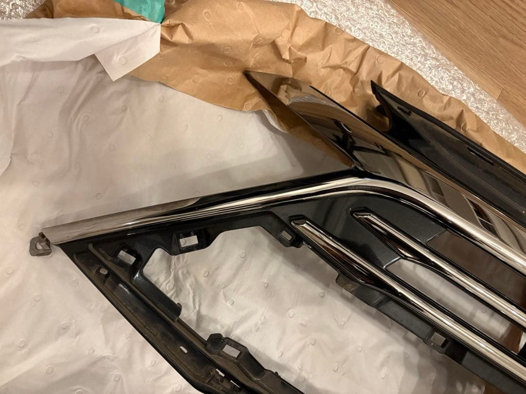 トヨタ アクア G’s フロントバンパー ラジエーターグリル 純正