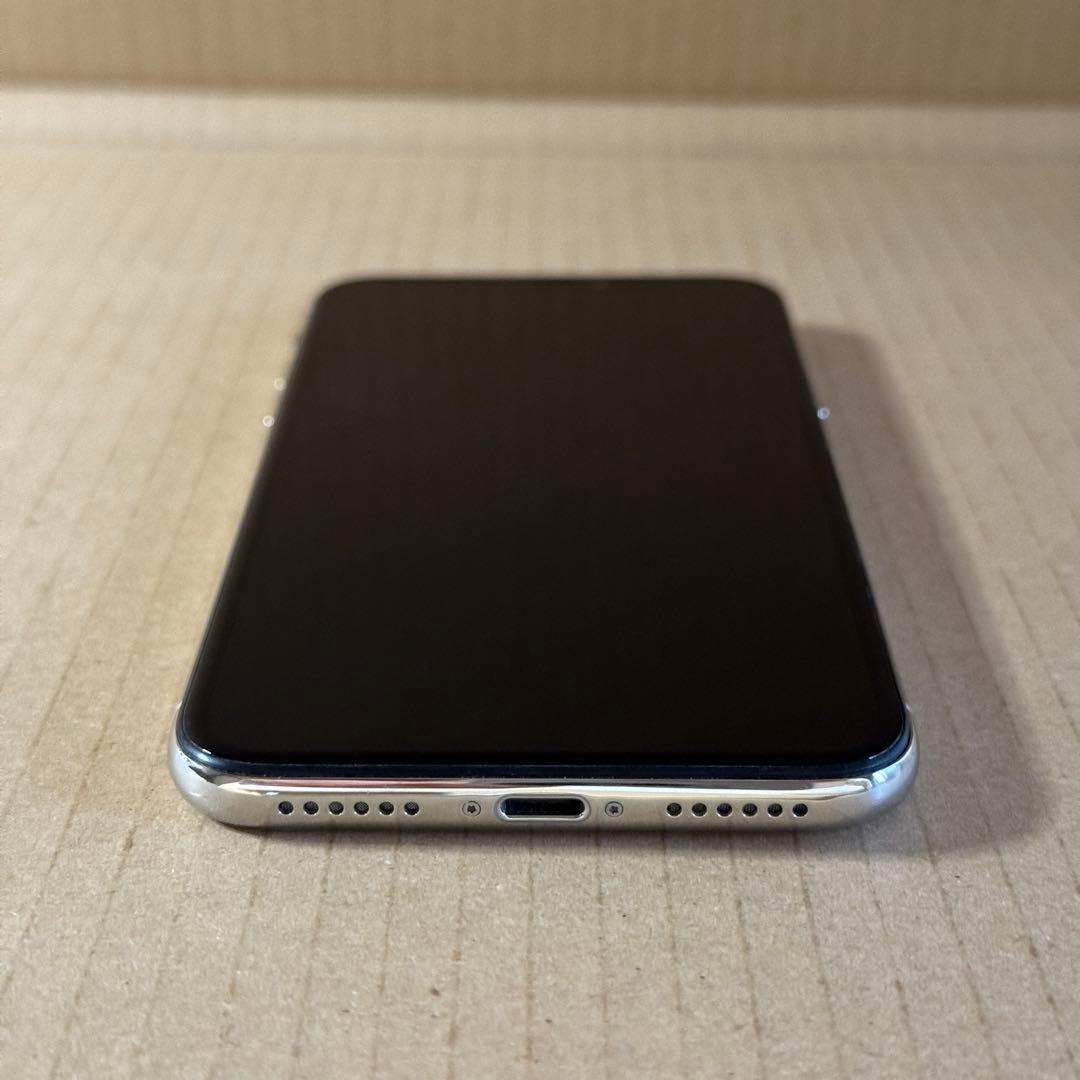 iPhone X シルバー 64GB SIMフリー 【箱・充電器付き／外装美品】