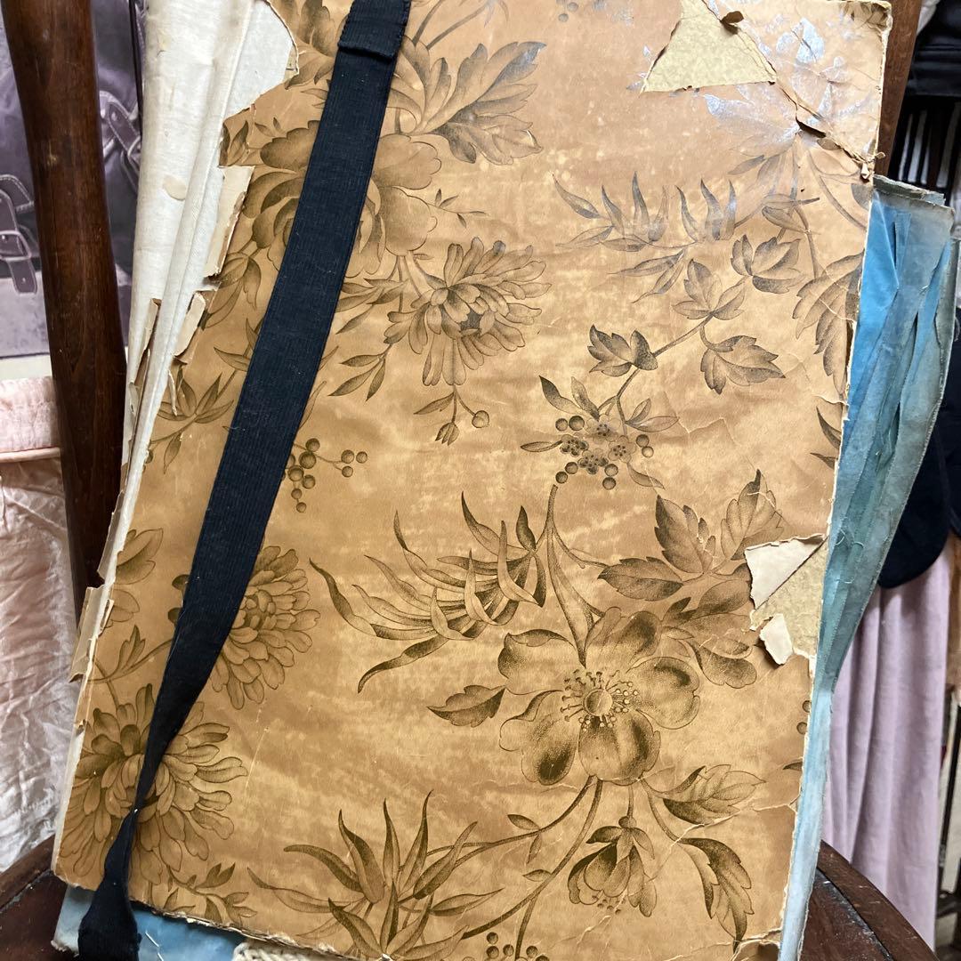 フランスアンティークレースの見本帳