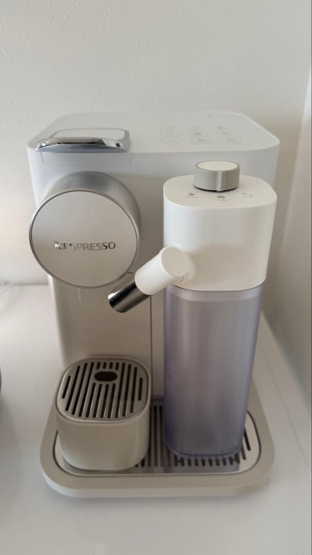 【美品】ネスプレッソ グランラティシマ F531 コーヒーメーカー ホワイト