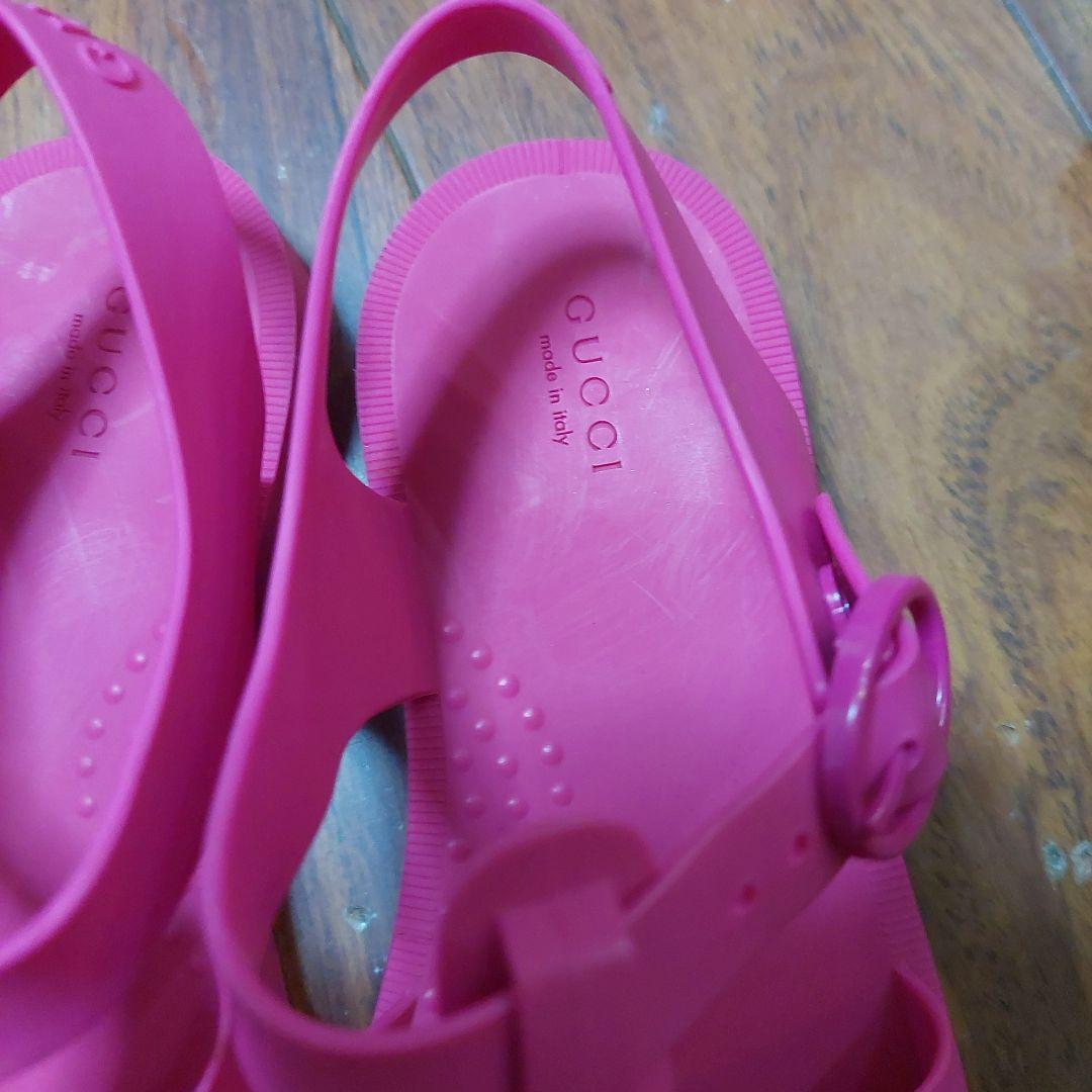 GUCCI ピンク サンダル GGロゴ付き　31サイズ