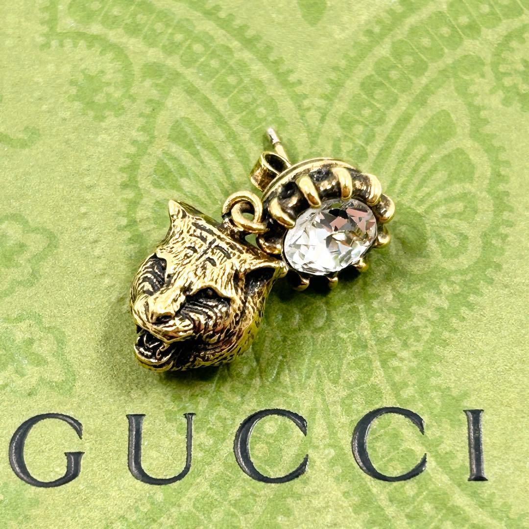 美品✨　グッチ　ピアス　キャット　アニマル　クリスタル　GG　インターロッキング