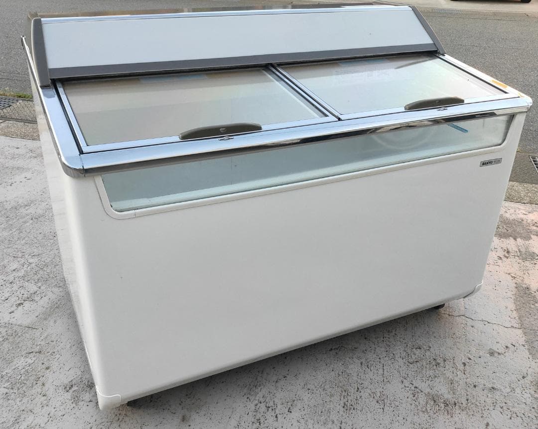 八幡平ホテル)SANYO☆冷凍ショーケースSCR-120G☆222L