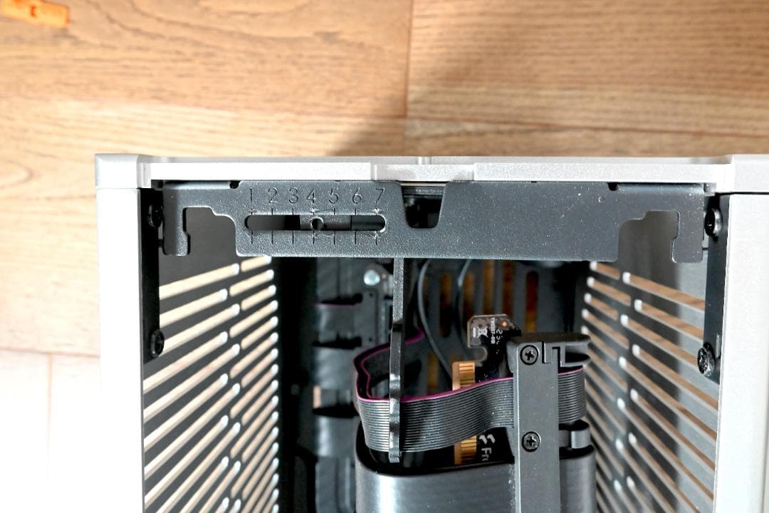 Fractal Design Terra シルバー FD-C-TER1N-02