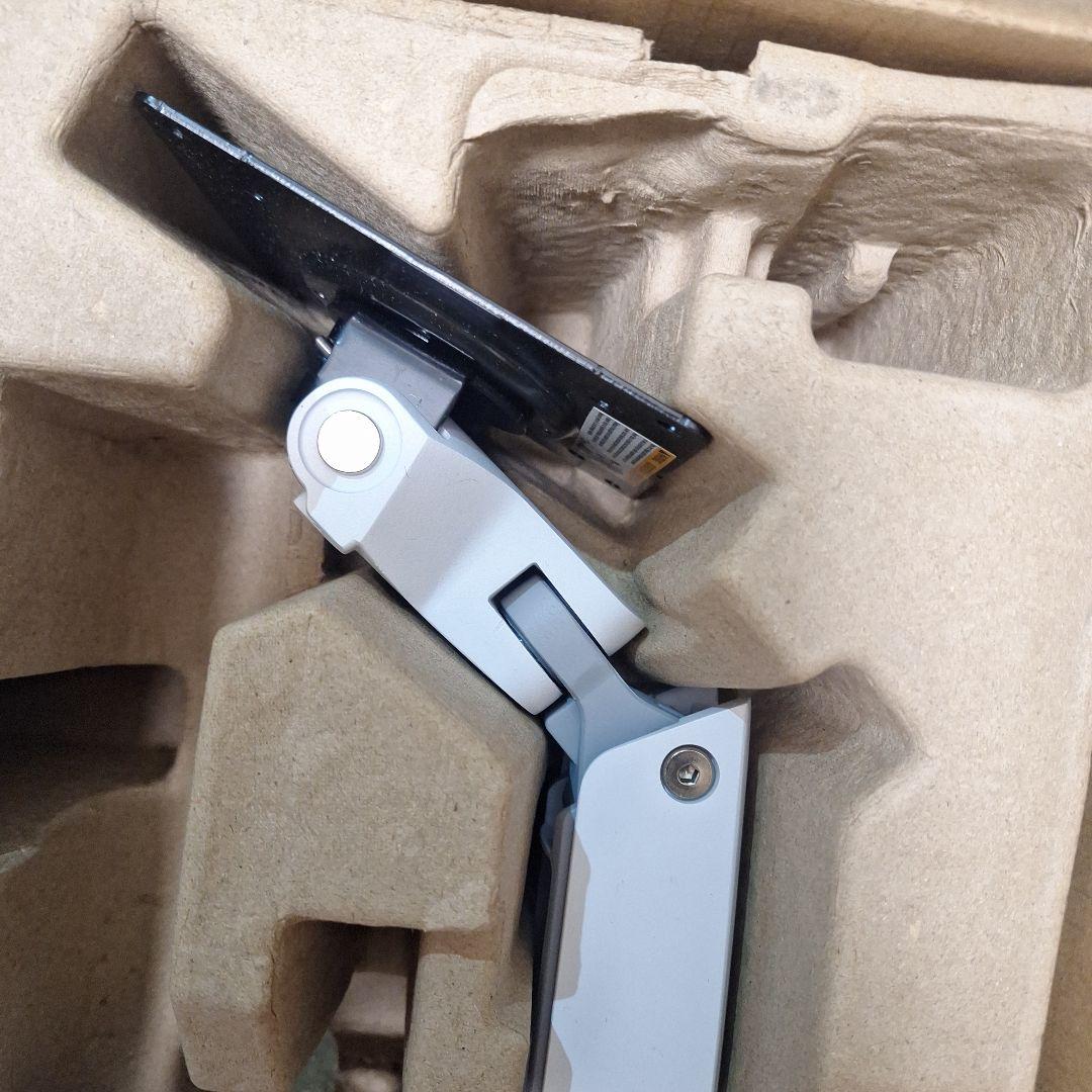 エルゴトロン　ホワイト モニターアーム 取り付けネジ付き