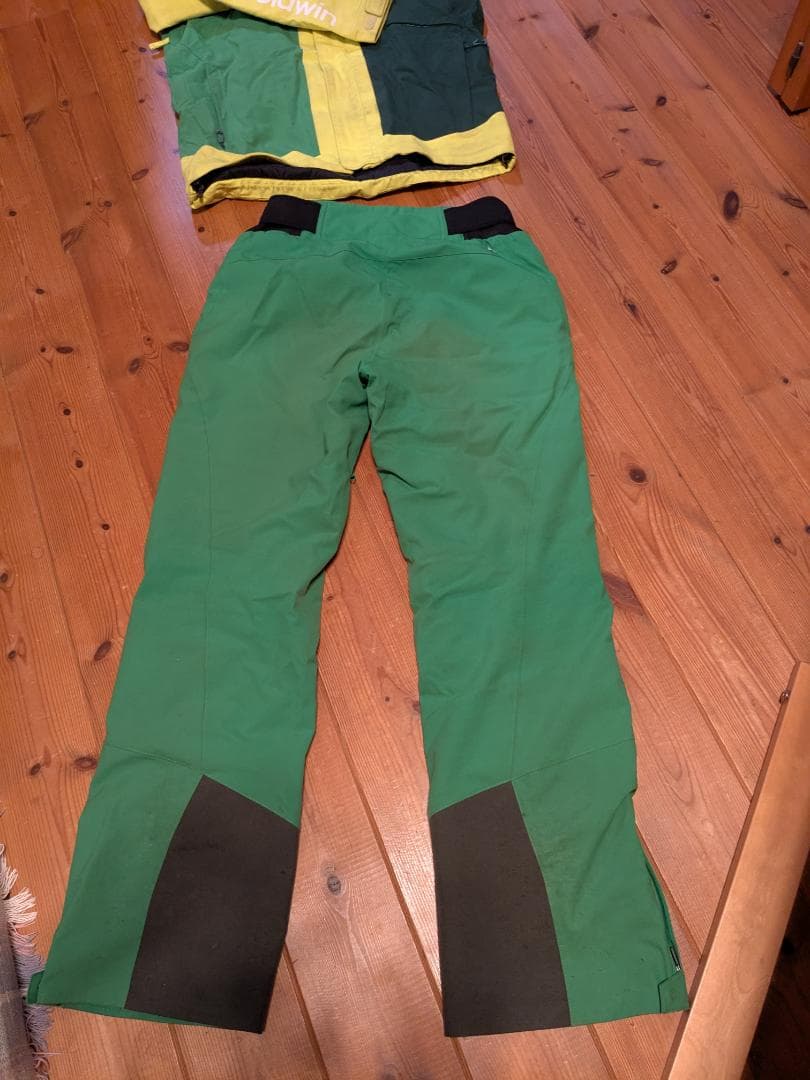 ゴールドウィン　デモスキーウェア