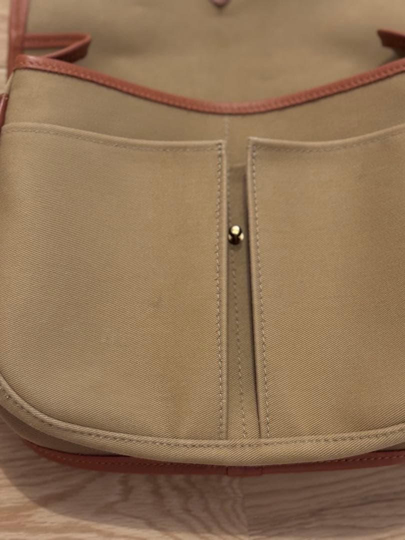 チャーム付 Brady ショルダーバッグ STOUR