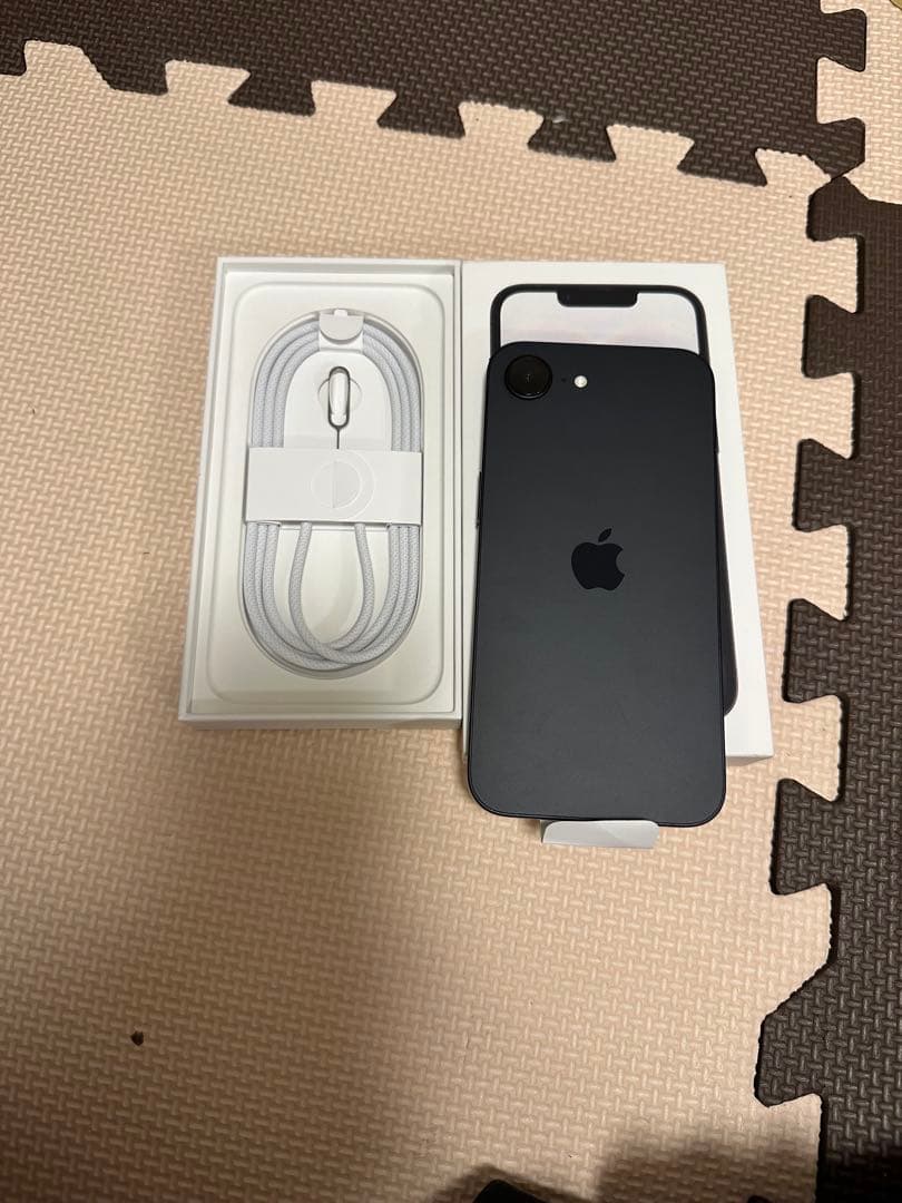 iPhone 16e 128Gb ブラック 本体 SIM フリー