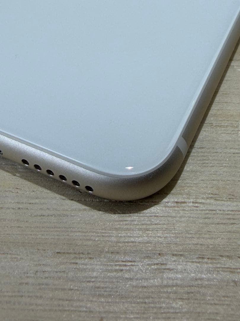 Apple iPhone SE 第3世代 ホワイト 64GB 美品　箱、付属品無