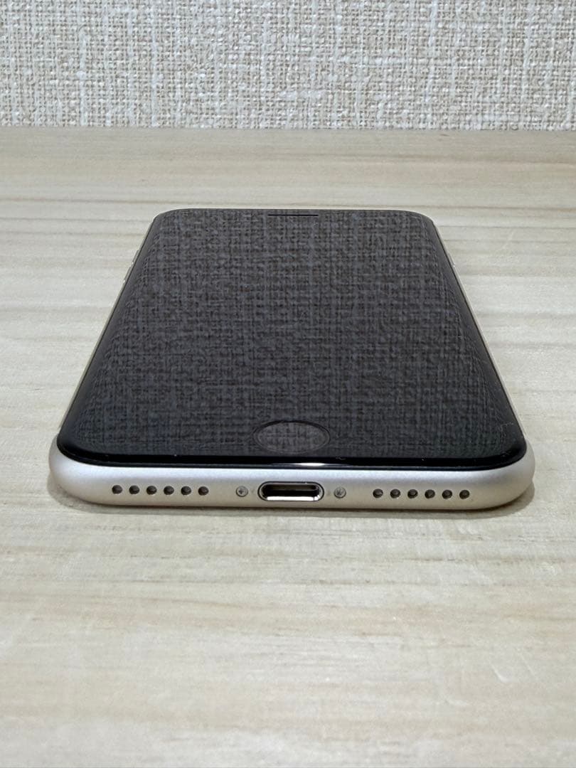 Apple iPhone SE 第3世代 ホワイト 64GB 美品　箱、付属品無