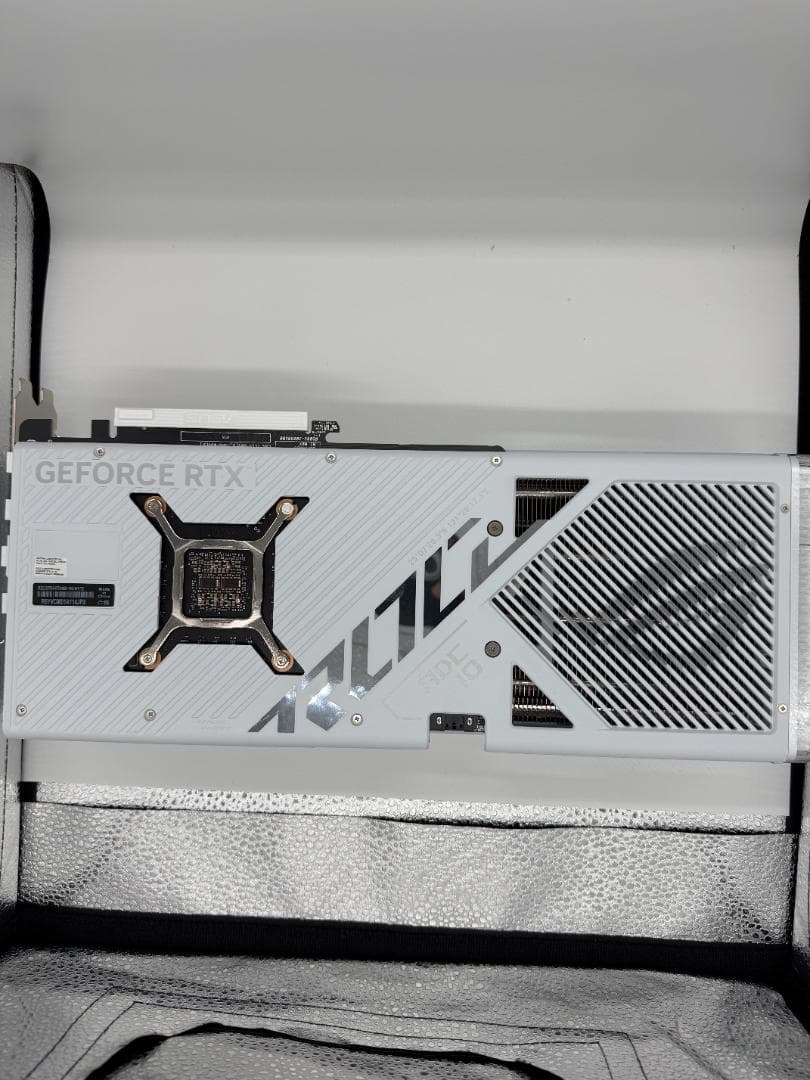 グラフィックボード・グラボ・ビデオカード ROG Strix GeForce RTX 4080 16GB White