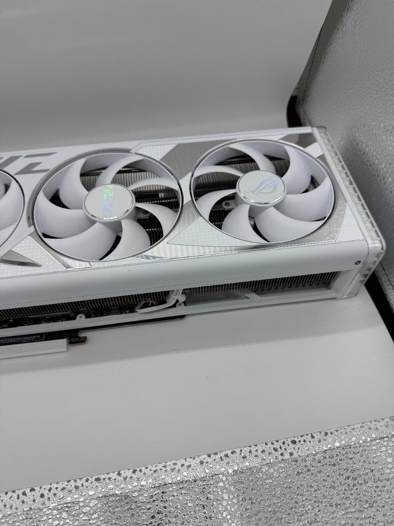 グラフィックボード・グラボ・ビデオカード ROG Strix GeForce RTX 4080 16GB White