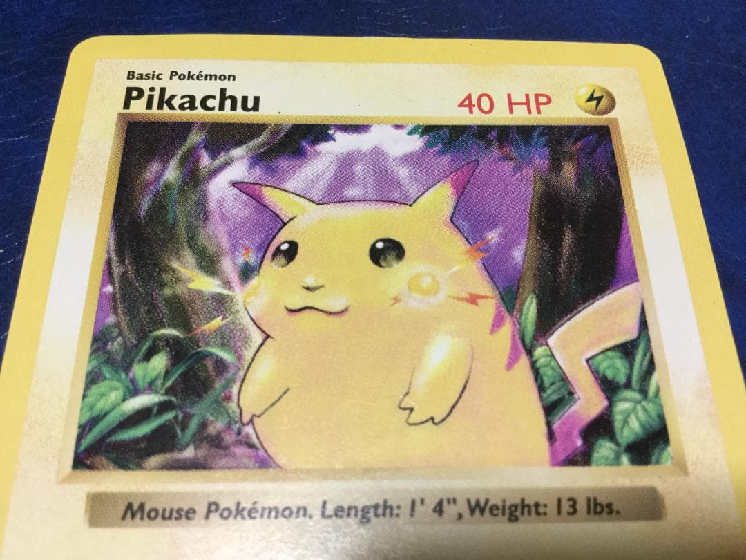 ピカチュウ　イエローチーク　海外　ポケモンカード