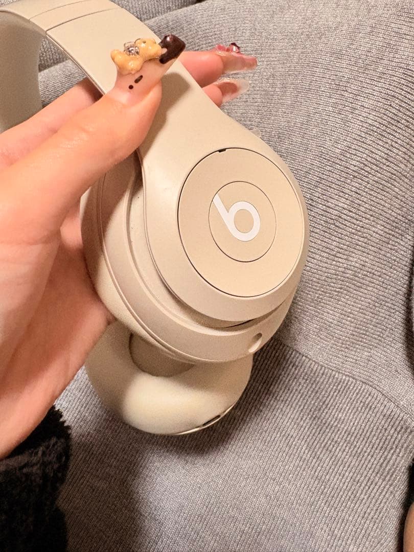 Beats Studio Pro ワイヤレスヘッドフォン サンドストーン