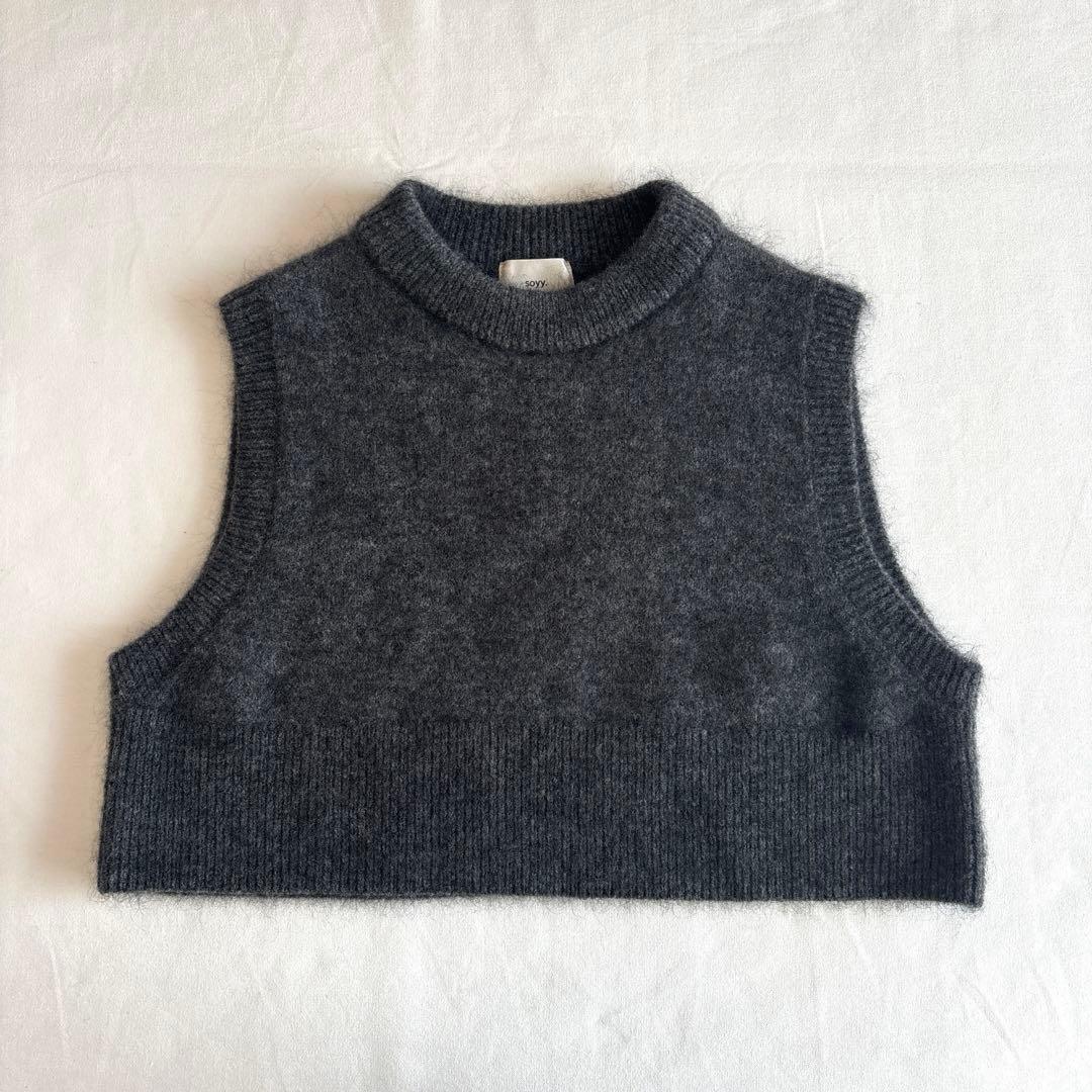【soyy.】ミニマルモヘアベスト　グレー