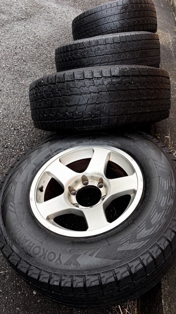トヨタ ランクルプラド95 スタッドレスタイヤ 4本Set 265/70R16