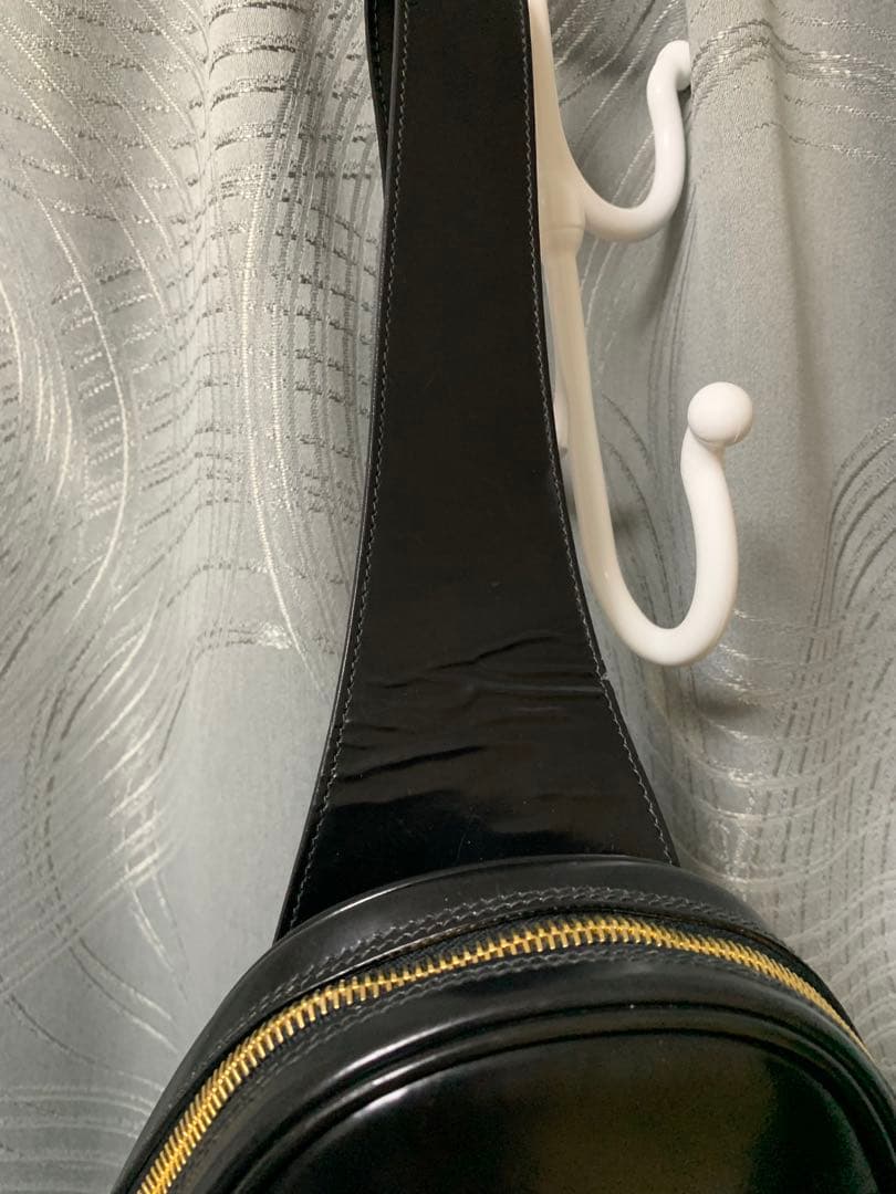 オールドグッチ ボディバッグ エナメルブラック 美品‼️