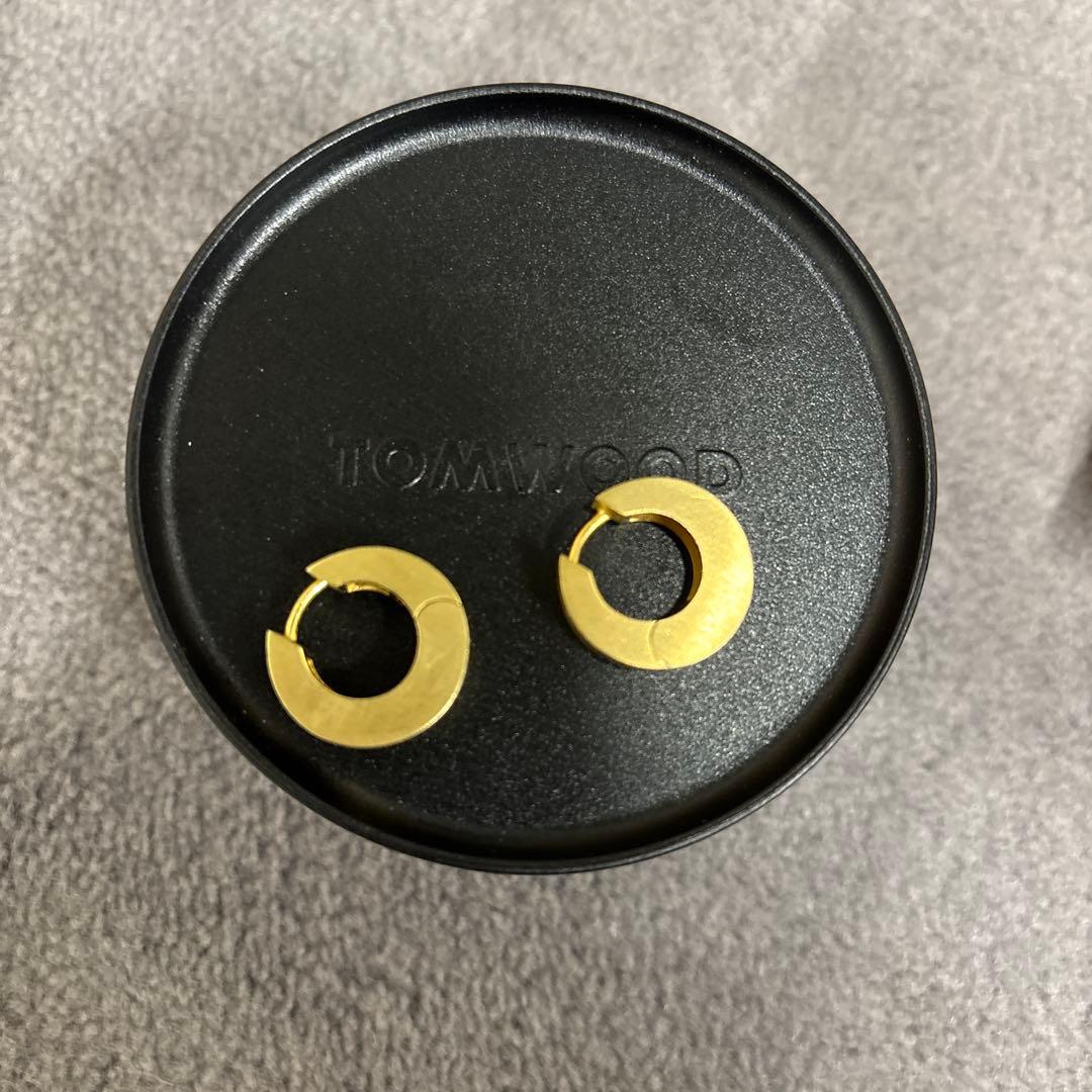 TOM WOOD ゴールドピアス