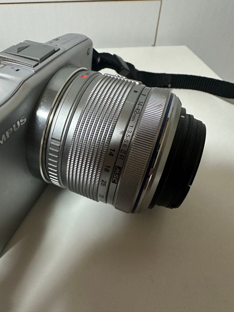 オリンパス　PEN mini E-PM1 シルバー