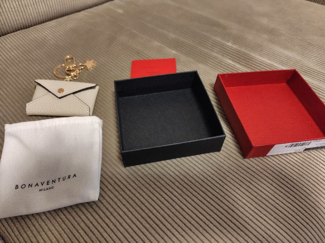 【新品】ボナベンチュラ　スター チェーン キーホルダー シュリンクレザー