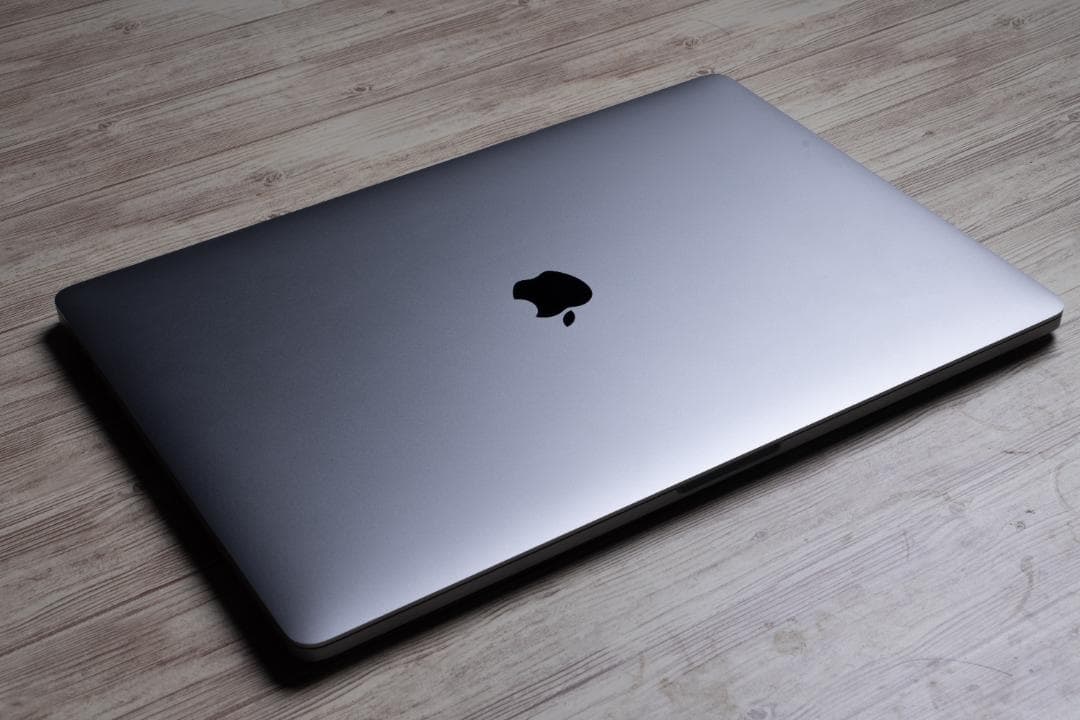 MacBook本体 MacBook Pro16 Corei9 32GB 1TB Radeon Pro