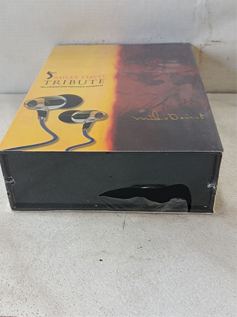 八6083【新品】MONSTER MILES DAVIS TRIBUTE