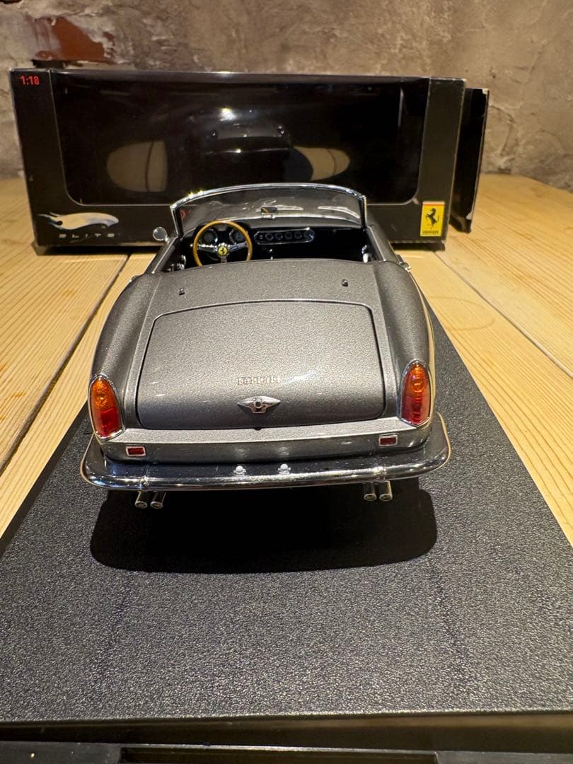 マテルエリート1/18フェラーリ250カリフォルニアスパイダーSWB