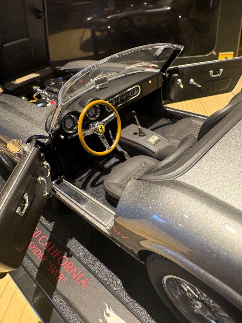 マテルエリート1/18フェラーリ250カリフォルニアスパイダーSWB