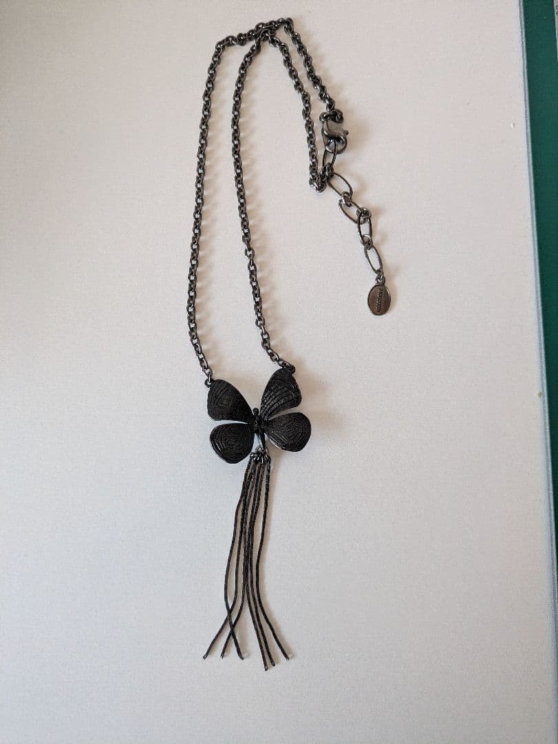 ジャンポールゴルチエ ブラック蝶モチーフネックレス