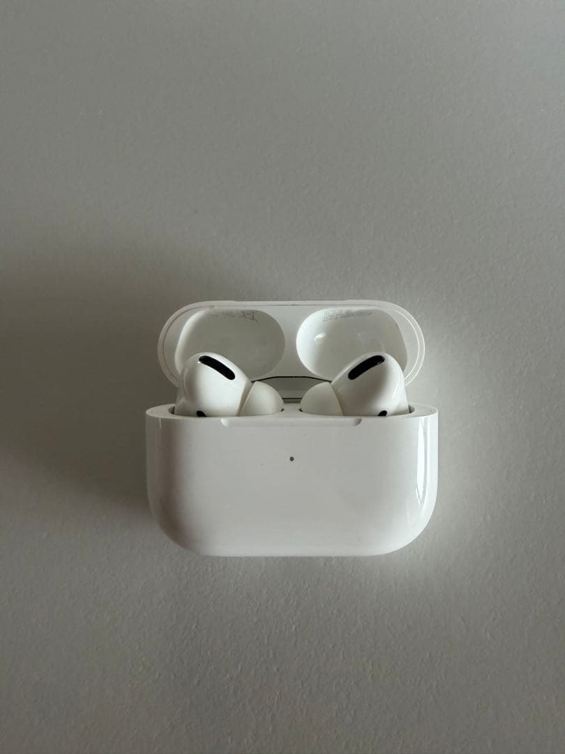 AirPods Pro ホワイト 本体 充電ケース付き