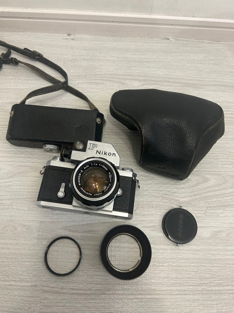 Nikon F 一眼レフ　フィルムカメラ　レンズ付き