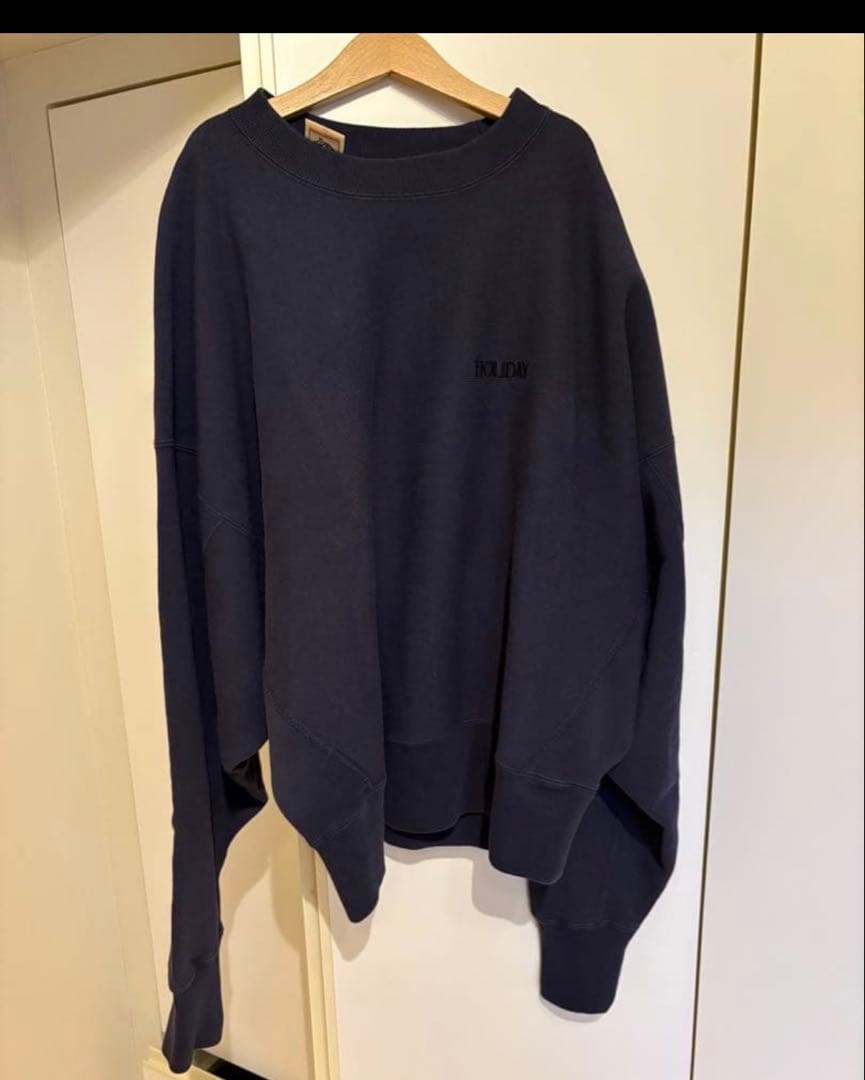 HOLIDAY スウェット